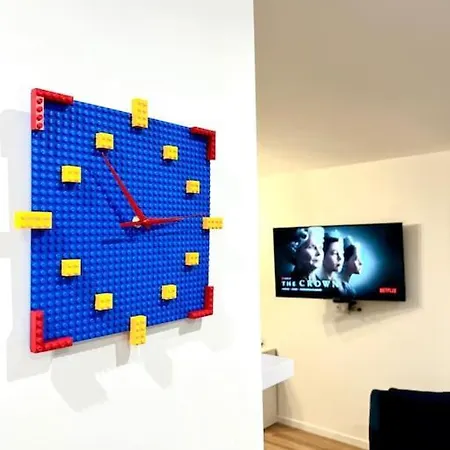 Le Lego, 3 Chambres, 8 Personnes Et Parking, Centre Apartment