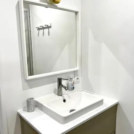 アパート Le Lego, 3 Chambres, 8 Personnes Et Parking, Centre