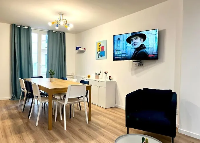 Le Lego, 3 Chambres, 8 Personnes Et Parking, Centre דירה