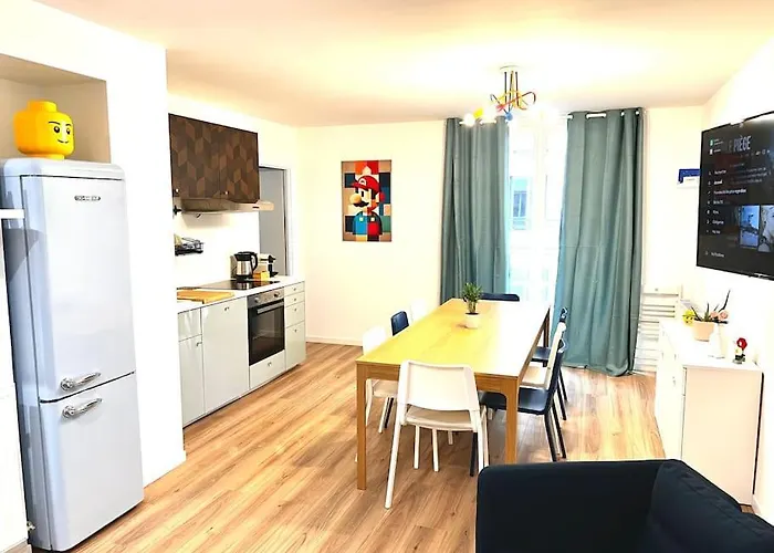 Le Lego, 3 Chambres, 8 Personnes Et Parking, Centre דירה